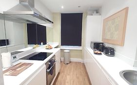 Deluxe Tower Bridge Apartments